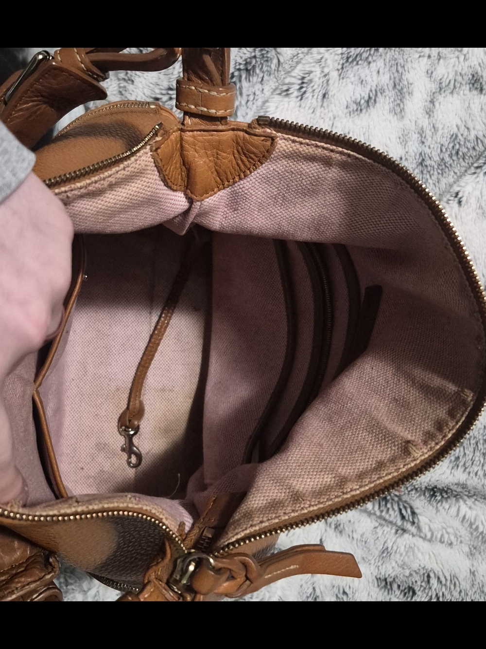 Dooney & Bourke Dillen Shoulder bag - Picture 8 of 9